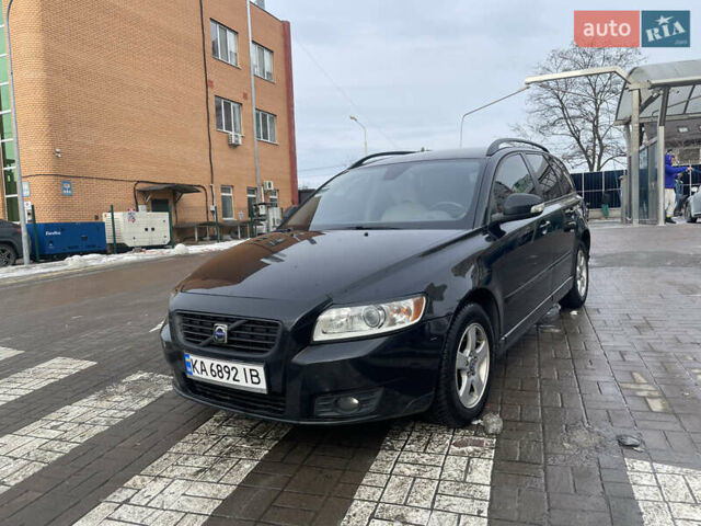 Черный Вольво В50, объемом двигателя 1.6 л и пробегом 264 тыс. км за 6900 $, фото 1 на Automoto.ua