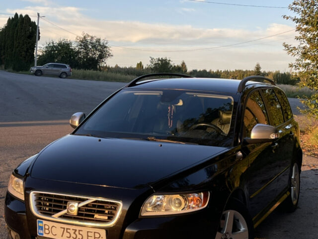 Черный Вольво В50, объемом двигателя 2 л и пробегом 319 тыс. км за 7300 $, фото 1 на Automoto.ua