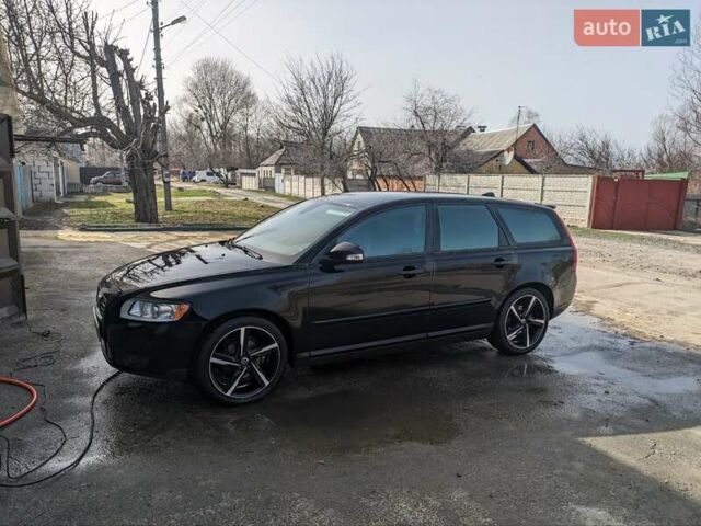 Чорний Вольво V50, об'ємом двигуна 1.56 л та пробігом 294 тис. км за 7400 $, фото 1 на Automoto.ua