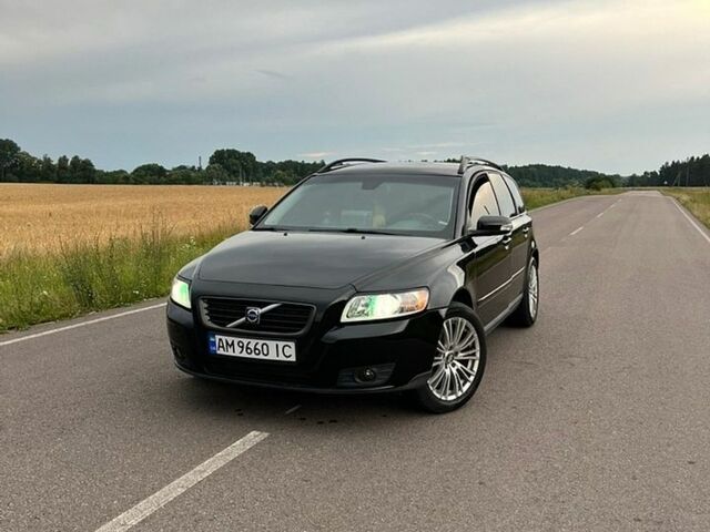 Чорний Вольво V50, об'ємом двигуна 1.56 л та пробігом 272 тис. км за 6999 $, фото 1 на Automoto.ua