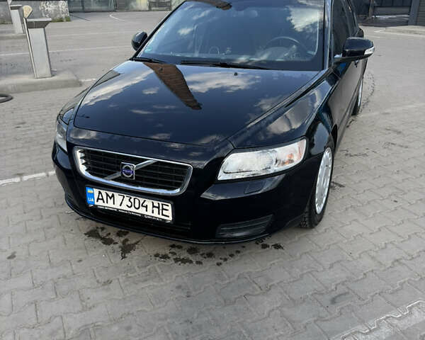 Чорний Вольво V50, об'ємом двигуна 1.56 л та пробігом 225 тис. км за 6800 $, фото 1 на Automoto.ua