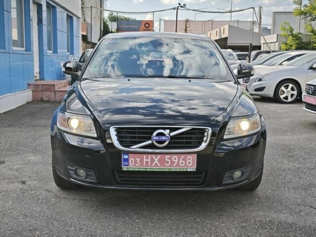 Черный Вольво В50, объемом двигателя 1.6 л и пробегом 201 тыс. км за 7500 $, фото 1 на Automoto.ua