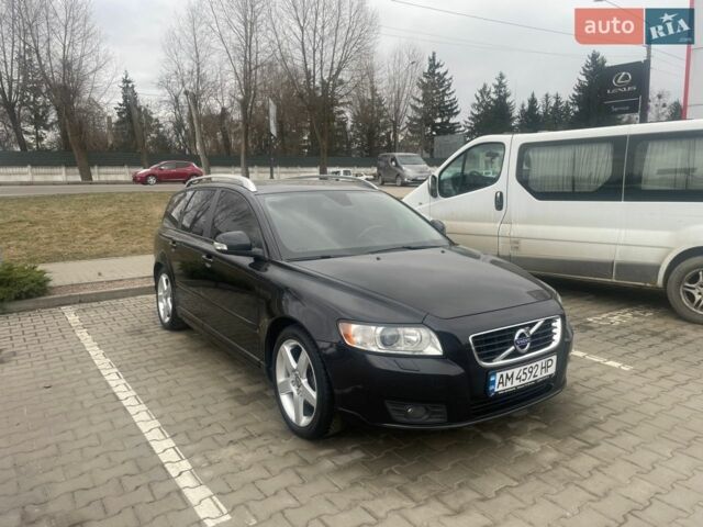 Чорний Вольво V50, об'ємом двигуна 1.6 л та пробігом 273 тис. км за 7500 $, фото 1 на Automoto.ua