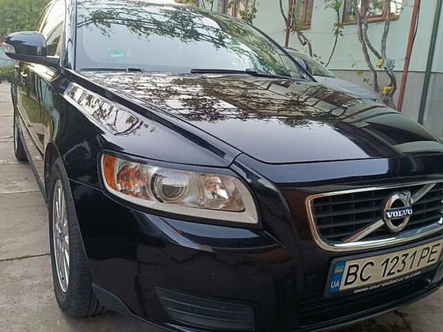 Чорний Вольво V50, об'ємом двигуна 1.6 л та пробігом 245 тис. км за 6999 $, фото 1 на Automoto.ua