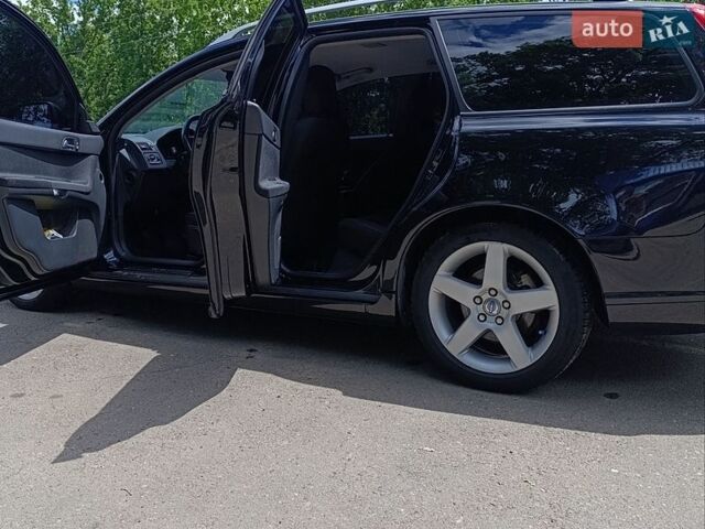 Черный Вольво В50, объемом двигателя 1.6 л и пробегом 290 тыс. км за 7500 $, фото 1 на Automoto.ua