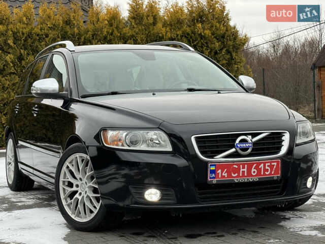 Чорний Вольво V50, об'ємом двигуна 1.6 л та пробігом 214 тис. км за 8590 $, фото 1 на Automoto.ua