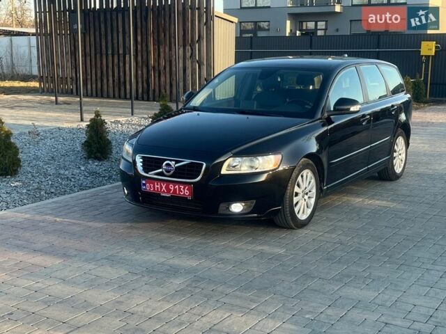 Чорний Вольво V50, об'ємом двигуна 2 л та пробігом 286 тис. км за 8500 $, фото 1 на Automoto.ua