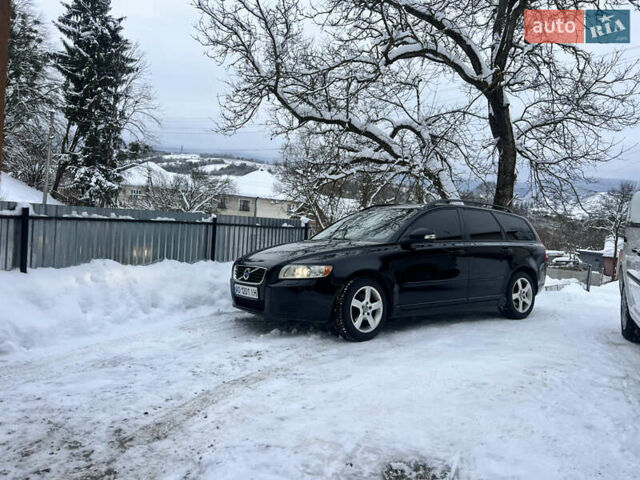 Черный Вольво В50, объемом двигателя 1.56 л и пробегом 280 тыс. км за 7200 $, фото 1 на Automoto.ua