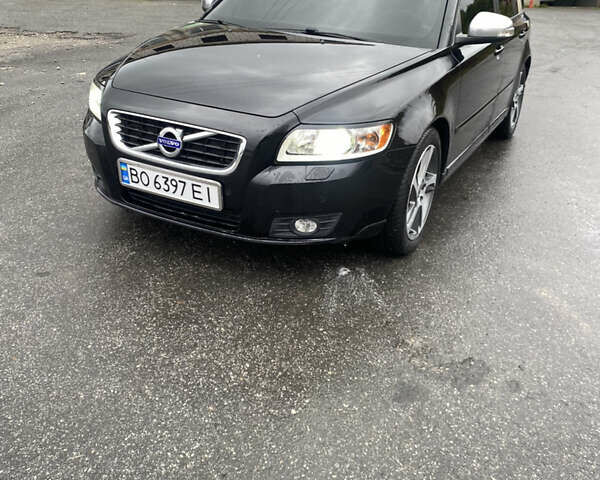 Черный Вольво В50, объемом двигателя 1.56 л и пробегом 215 тыс. км за 7900 $, фото 1 на Automoto.ua