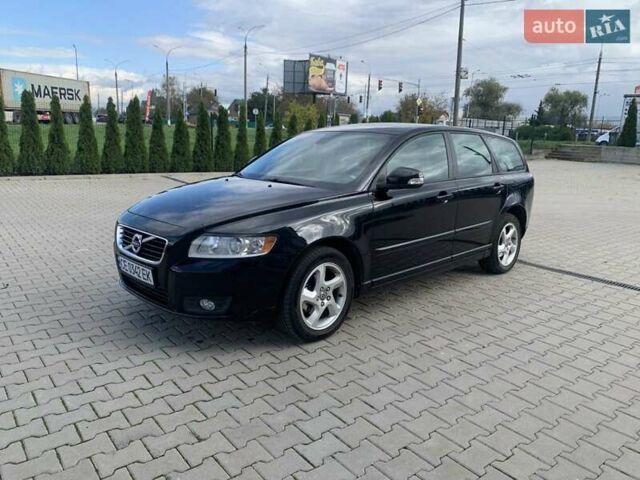 Черный Вольво В50, объемом двигателя 1.6 л и пробегом 182 тыс. км за 8900 $, фото 1 на Automoto.ua