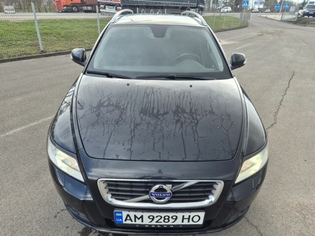 Черный Вольво В50, объемом двигателя 1.6 л и пробегом 252 тыс. км за 7999 $, фото 1 на Automoto.ua