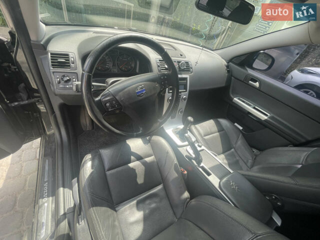 Чорний Вольво V50, об'ємом двигуна 1.6 л та пробігом 234 тис. км за 6999 $, фото 1 на Automoto.ua