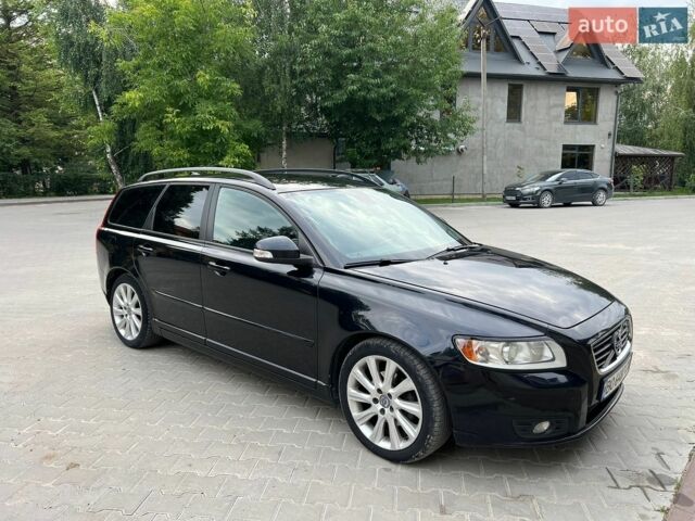 Чорний Вольво V50, об'ємом двигуна 1.56 л та пробігом 245 тис. км за 8200 $, фото 1 на Automoto.ua