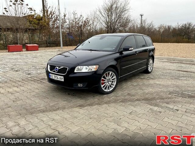 Чорний Вольво V50, об'ємом двигуна 1.6 л та пробігом 250 тис. км за 7800 $, фото 1 на Automoto.ua