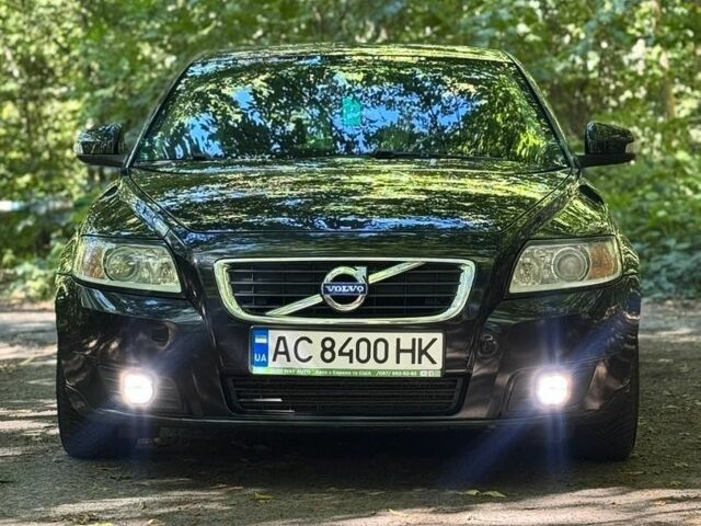 Черный Вольво В50, объемом двигателя 1.6 л и пробегом 273 тыс. км за 7999 $, фото 1 на Automoto.ua