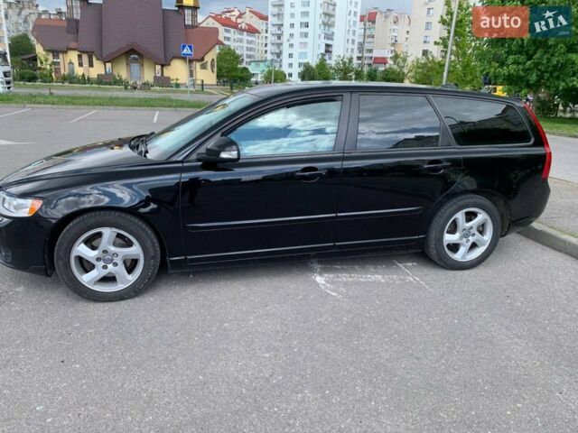 Черный Вольво В50, объемом двигателя 1.56 л и пробегом 310 тыс. км за 6900 $, фото 1 на Automoto.ua