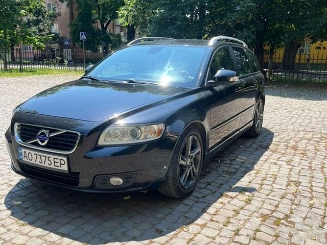Чорний Вольво V50, об'ємом двигуна 1.56 л та пробігом 231 тис. км за 8700 $, фото 1 на Automoto.ua