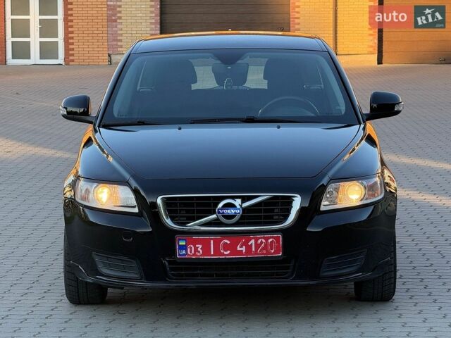 Чорний Вольво V50, об'ємом двигуна 1.6 л та пробігом 218 тис. км за 7200 $, фото 1 на Automoto.ua