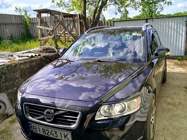 Черный Вольво В50, объемом двигателя 1.6 л и пробегом 197 тыс. км за 7500 $, фото 1 на Automoto.ua