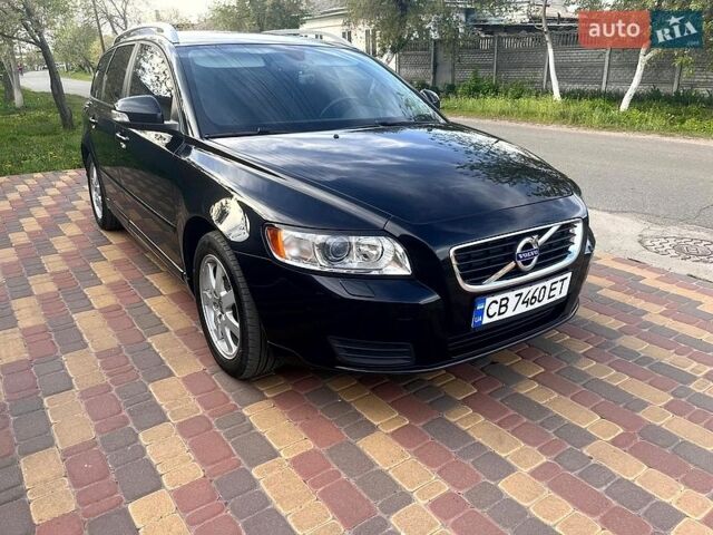 Черный Вольво В50, объемом двигателя 1.56 л и пробегом 246 тыс. км за 9200 $, фото 1 на Automoto.ua