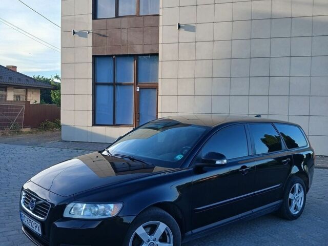 Чорний Вольво V50, об'ємом двигуна 1.56 л та пробігом 252 тис. км за 7000 $, фото 1 на Automoto.ua