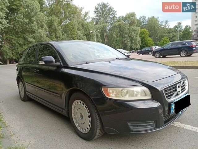 Черный Вольво В50, объемом двигателя 1.56 л и пробегом 302 тыс. км за 6200 $, фото 1 на Automoto.ua