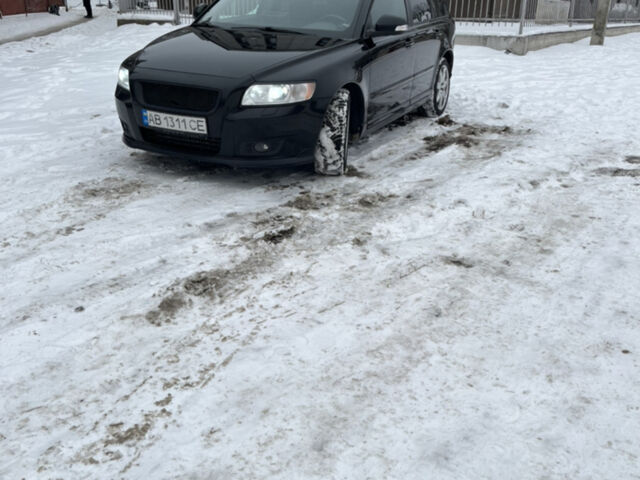 Черный Вольво В50, объемом двигателя 1.98 л и пробегом 373 тыс. км за 6990 $, фото 1 на Automoto.ua