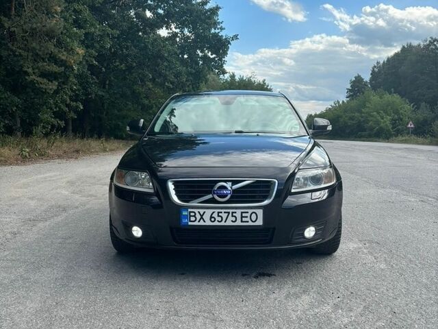 Чорний Вольво V50, об'ємом двигуна 1.6 л та пробігом 252 тис. км за 7700 $, фото 1 на Automoto.ua