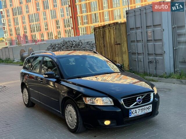 Чорний Вольво V50, об'ємом двигуна 1.56 л та пробігом 163 тис. км за 8200 $, фото 1 на Automoto.ua