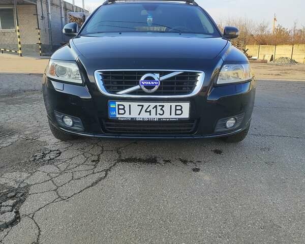 Черный Вольво В50, объемом двигателя 1.6 л и пробегом 201 тыс. км за 7500 $, фото 1 на Automoto.ua