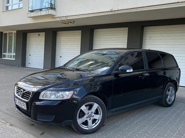 Чорний Вольво V50, об'ємом двигуна 1.56 л та пробігом 251 тис. км за 7500 $, фото 1 на Automoto.ua