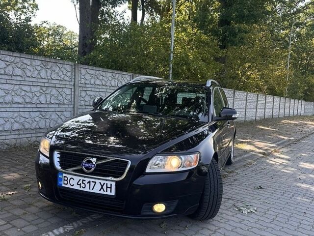 Черный Вольво В50, объемом двигателя 1.56 л и пробегом 223 тыс. км за 6800 $, фото 1 на Automoto.ua