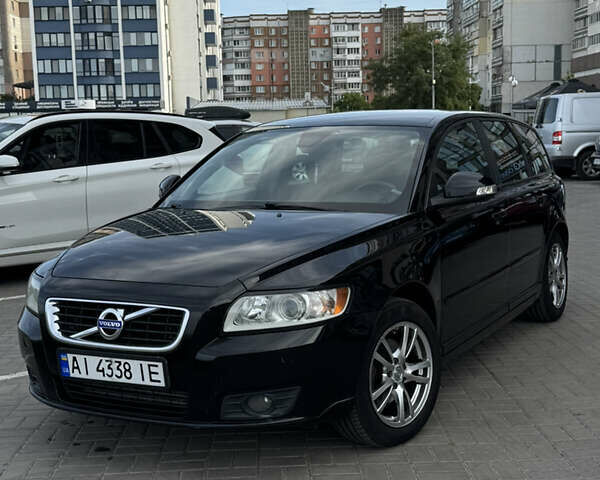 Черный Вольво В50, объемом двигателя 1.6 л и пробегом 316 тыс. км за 7500 $, фото 1 на Automoto.ua