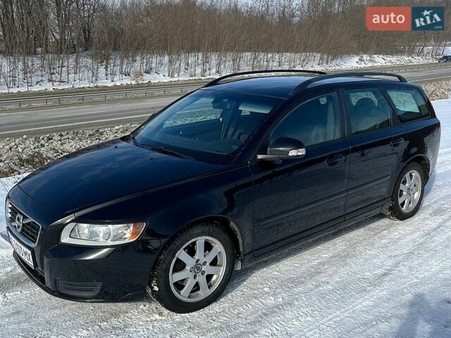 Черный Вольво В50, объемом двигателя 1.56 л и пробегом 215 тыс. км за 7450 $, фото 1 на Automoto.ua