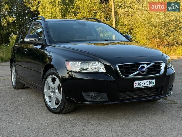 Чорний Вольво V50, об'ємом двигуна 2 л та пробігом 102 тис. км за 10950 $, фото 1 на Automoto.ua