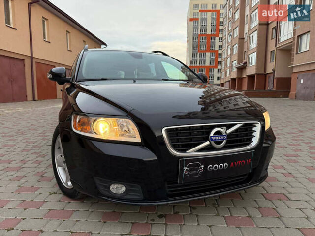 Чорний Вольво V50, об'ємом двигуна 1.6 л та пробігом 211 тис. км за 7995 $, фото 1 на Automoto.ua