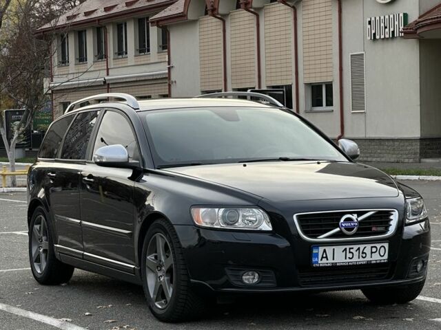 Чорний Вольво V50, об'ємом двигуна 1.6 л та пробігом 230 тис. км за 8500 $, фото 1 на Automoto.ua