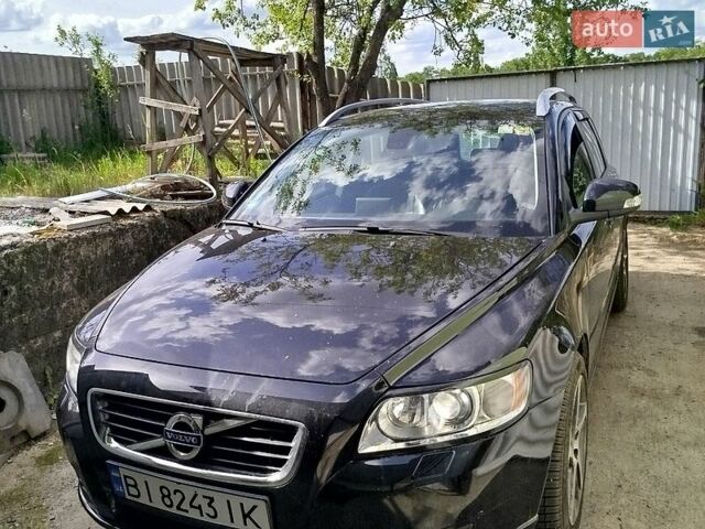 Черный Вольво В50, объемом двигателя 1.6 л и пробегом 197 тыс. км за 7400 $, фото 1 на Automoto.ua