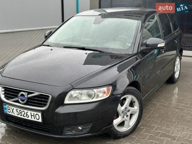 Черный Вольво В50, объемом двигателя 1.56 л и пробегом 268 тыс. км за 6550 $, фото 1 на Automoto.ua