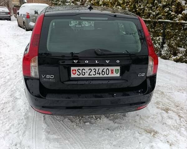 Чорний Вольво V50, об'ємом двигуна 1.6 л та пробігом 236 тис. км за 8400 $, фото 1 на Automoto.ua