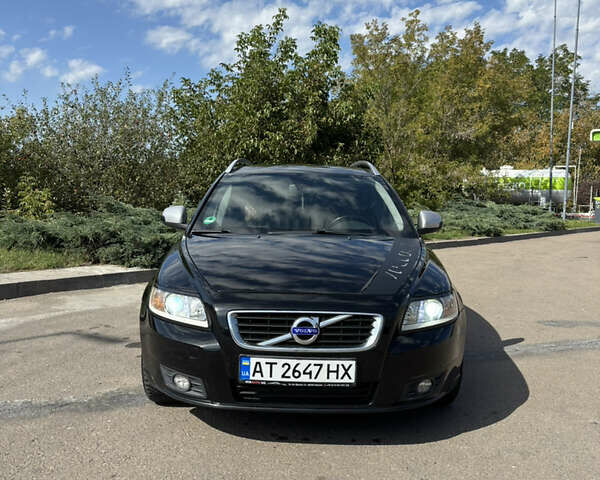 Черный Вольво В50, объемом двигателя 2 л и пробегом 257 тыс. км за 7600 $, фото 1 на Automoto.ua