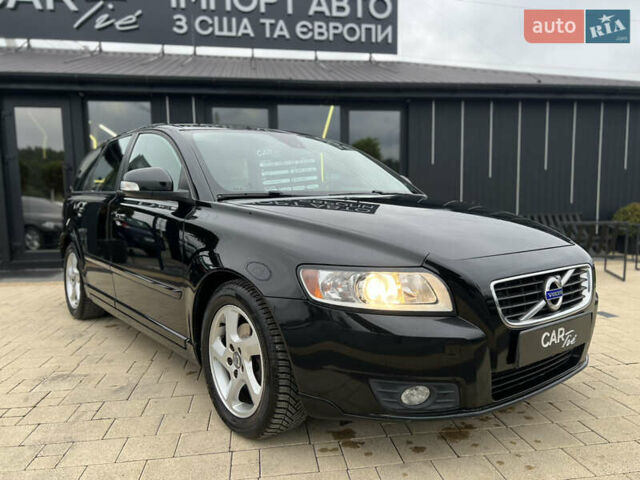 Черный Вольво В50, объемом двигателя 1.6 л и пробегом 244 тыс. км за 8300 $, фото 1 на Automoto.ua