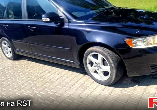 Чорний Вольво V50, об'ємом двигуна 1.6 л та пробігом 222 тис. км за 8000 $, фото 1 на Automoto.ua