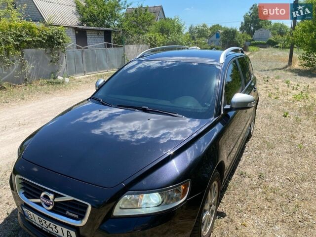 Черный Вольво В50, объемом двигателя 1.6 л и пробегом 237 тыс. км за 8700 $, фото 1 на Automoto.ua