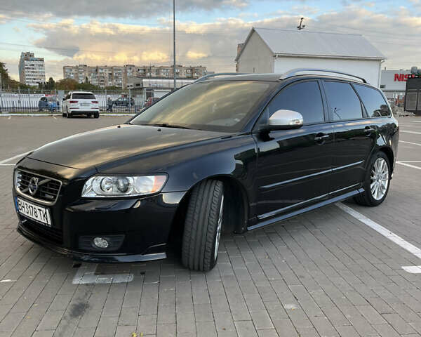 Черный Вольво В50, объемом двигателя 1.56 л и пробегом 264 тыс. км за 8300 $, фото 1 на Automoto.ua
