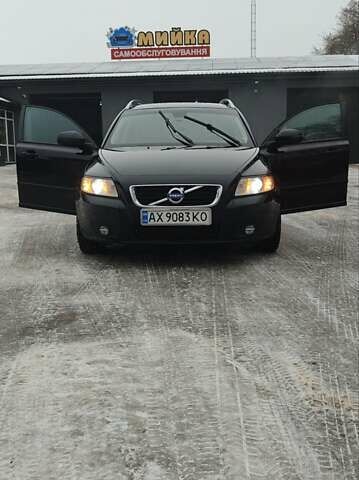 Чорний Вольво V50, об'ємом двигуна 1.56 л та пробігом 285 тис. км за 7600 $, фото 1 на Automoto.ua