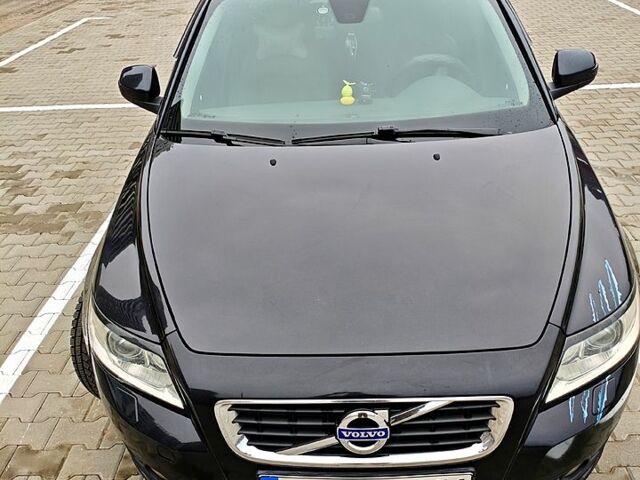 Чорний Вольво V50, об'ємом двигуна 1.6 л та пробігом 34300 тис. км за 6200 $, фото 1 на Automoto.ua