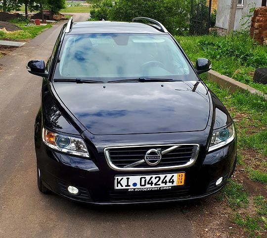 Чорний Вольво V50, об'ємом двигуна 1.6 л та пробігом 280 тис. км за 8150 $, фото 1 на Automoto.ua