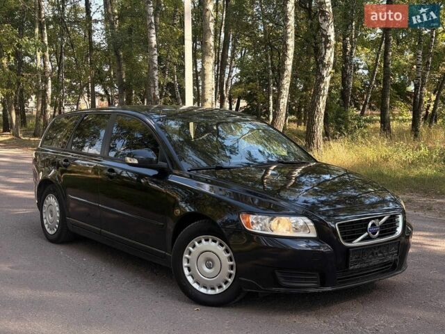 Чорний Вольво V50, об'ємом двигуна 1.6 л та пробігом 180 тис. км за 7200 $, фото 1 на Automoto.ua