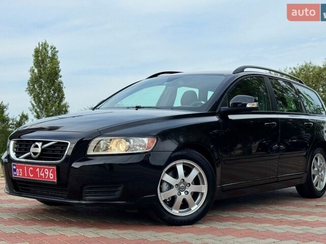 Черный Вольво В50, объемом двигателя 1.6 л и пробегом 208 тыс. км за 7900 $, фото 1 на Automoto.ua